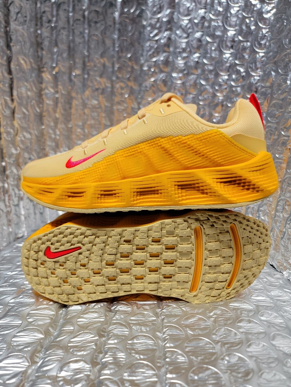 Nike Ava Rover "Celestial Gold / Bright Crimson"